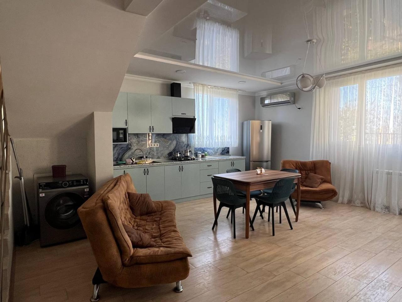 Gt House Batumi Hotel ภายนอก รูปภาพ
