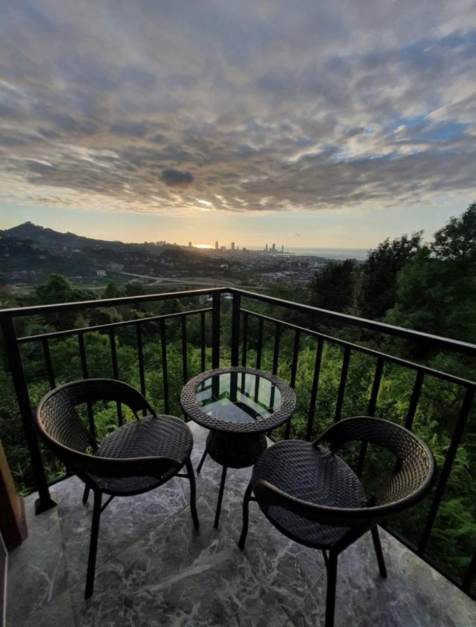 Gt House Batumi Hotel ภายนอก รูปภาพ