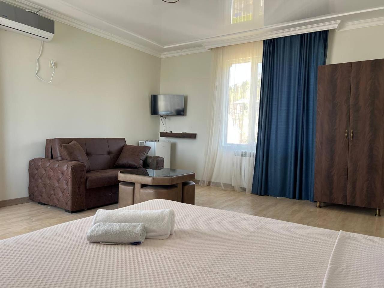 Gt House Batumi Hotel ภายนอก รูปภาพ